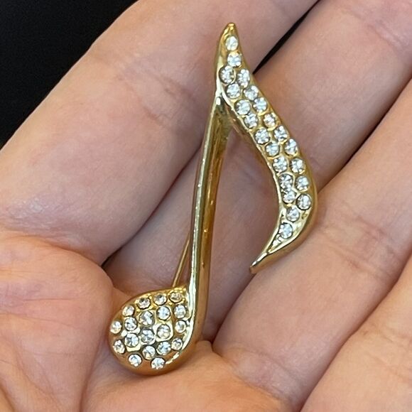 Vintage Brooch Pin Gold Tone Music Note With Clear Rhinestones Musical Kitsch - Picture 2 of 5